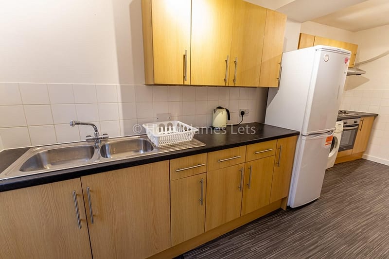 V919 Kitchen (1)
