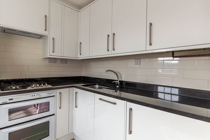 18524907 Kitchen