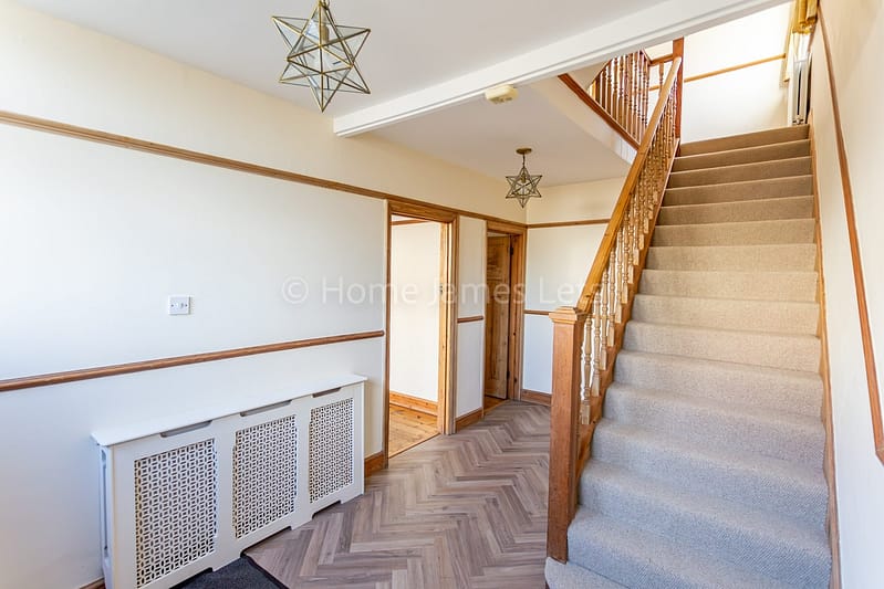 18536108 Entrance Hallway (1)