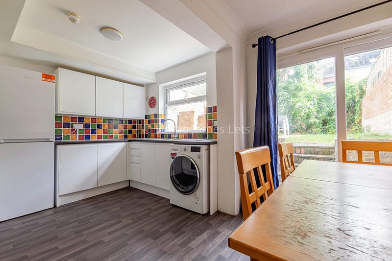 18713334 Kitchen(1)