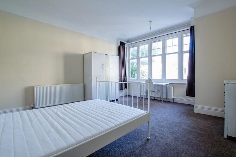 10454 Bedroom (4)