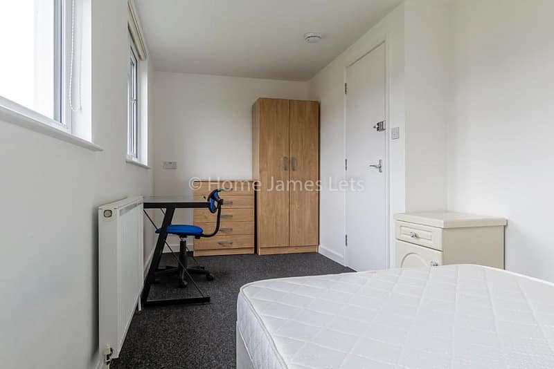 V919 Bedroom (4)